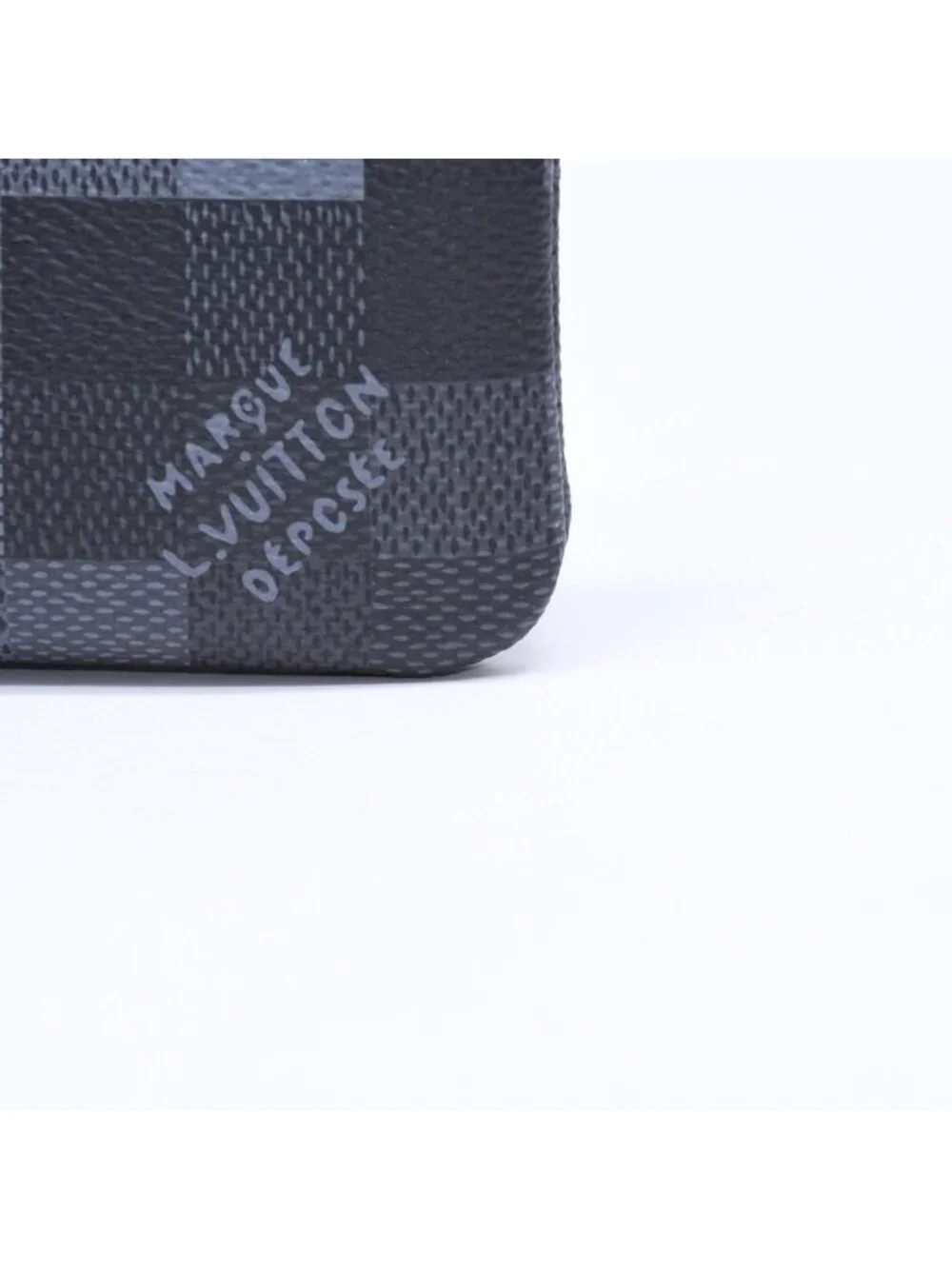 Louis Vuitton none louis width